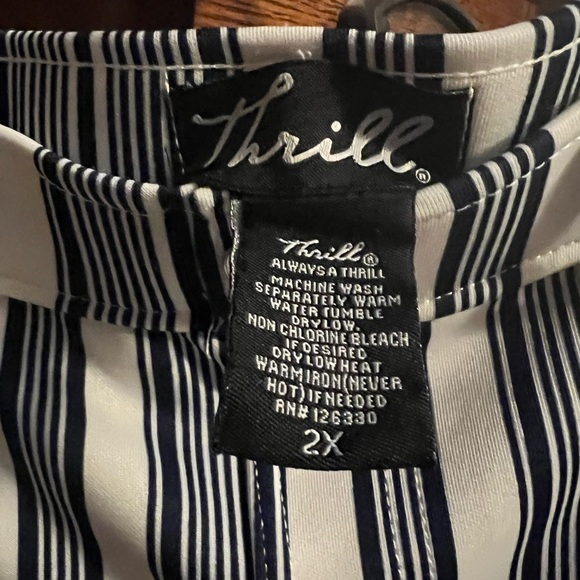 NWOT Thrill stretch capris size 2X (24C23) - Picture 6 of 7